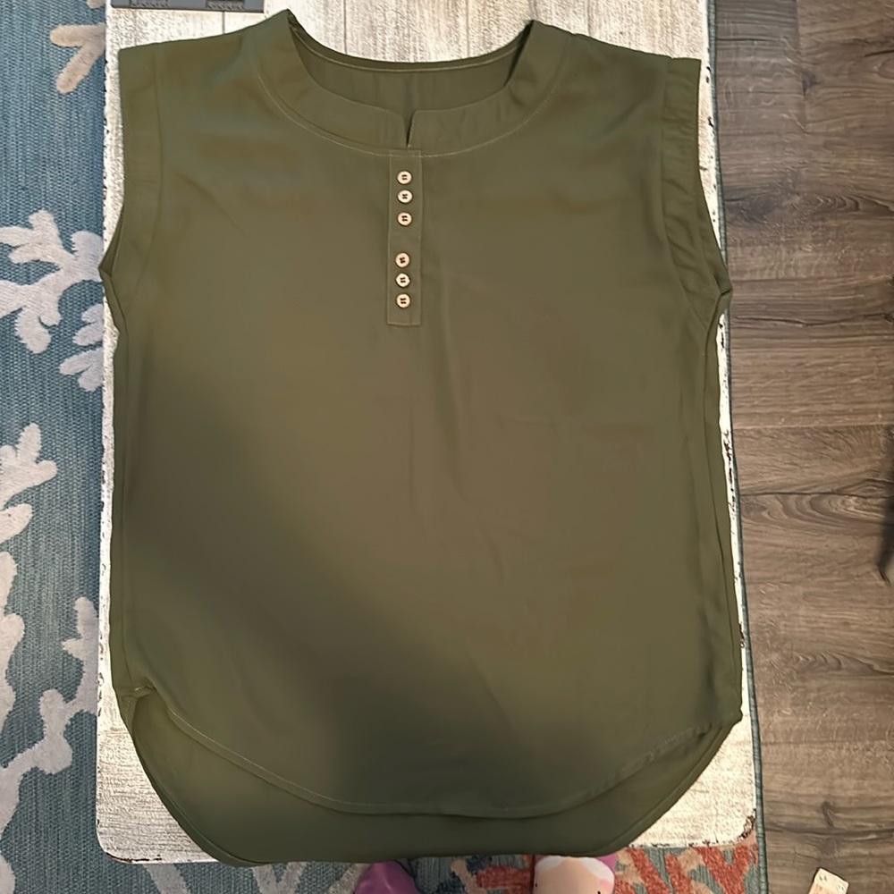 NWOT SHEIN olive green sleeveless top.